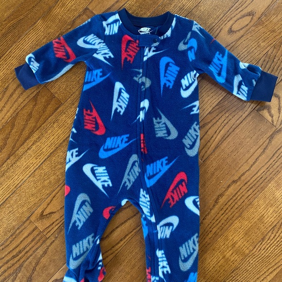 Baby Boy Nike Sleeper - Picture 2 of 6